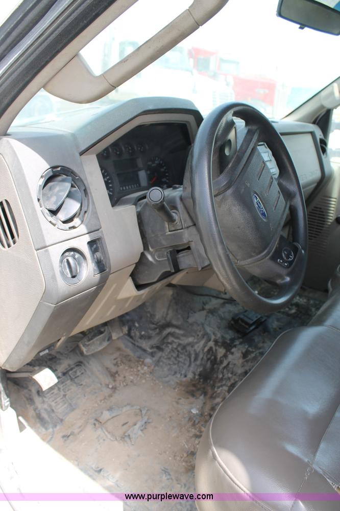 image for item H2985 2008 Ford F550 service truck