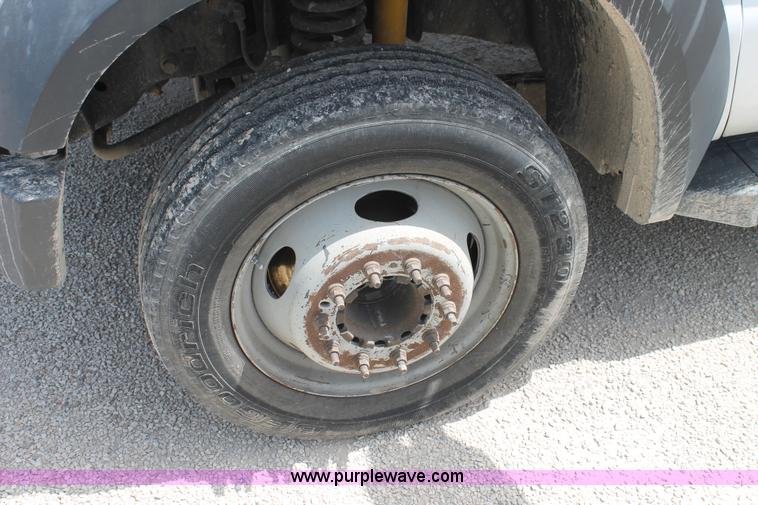image for item H2985 2008 Ford F550 service truck