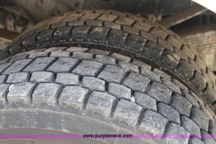 image for item H2985 2008 Ford F550 service truck