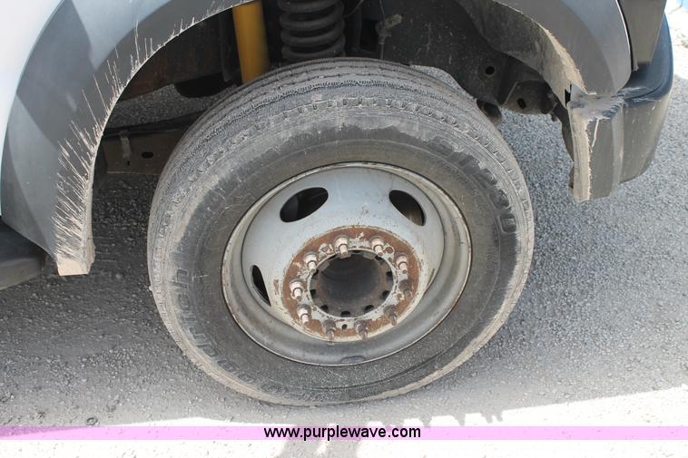 image for item H2985 2008 Ford F550 service truck