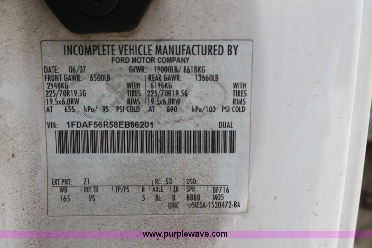 image for item H2985 2008 Ford F550 service truck