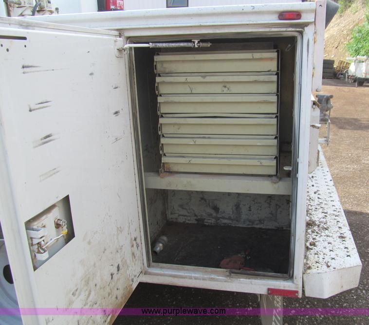 image for item H8920 2007 Ford F550 Super Duty XL service truck