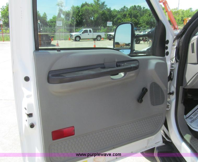 image for item H8921 2007 Ford F550 Super Duty XL service truck
