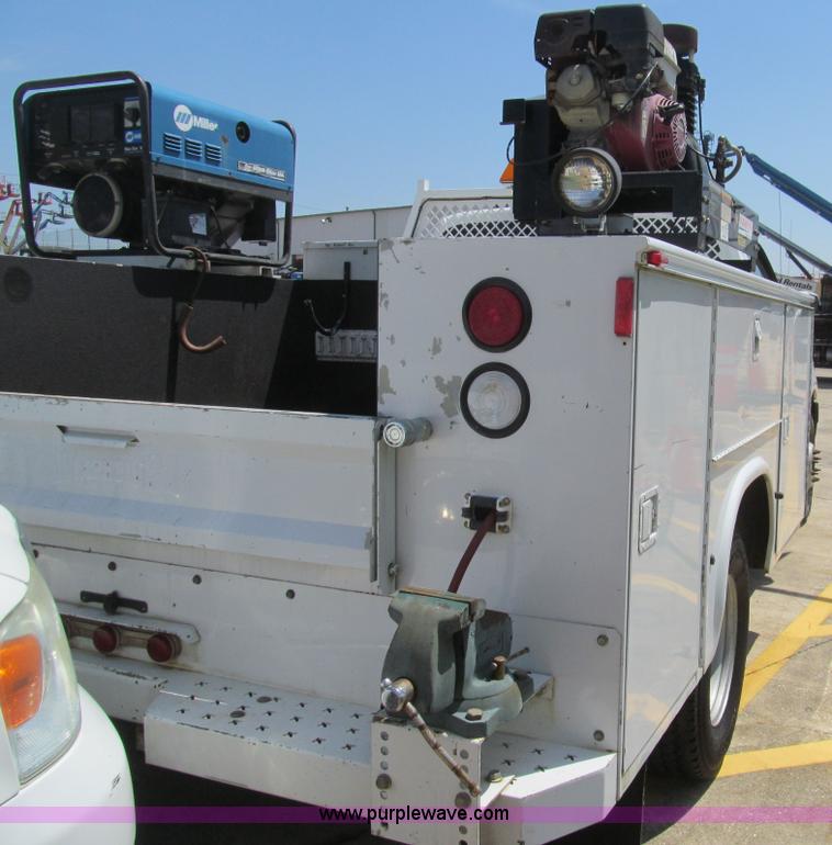 image for item H8923 2006 Ford F350 Super Duty XL service truck