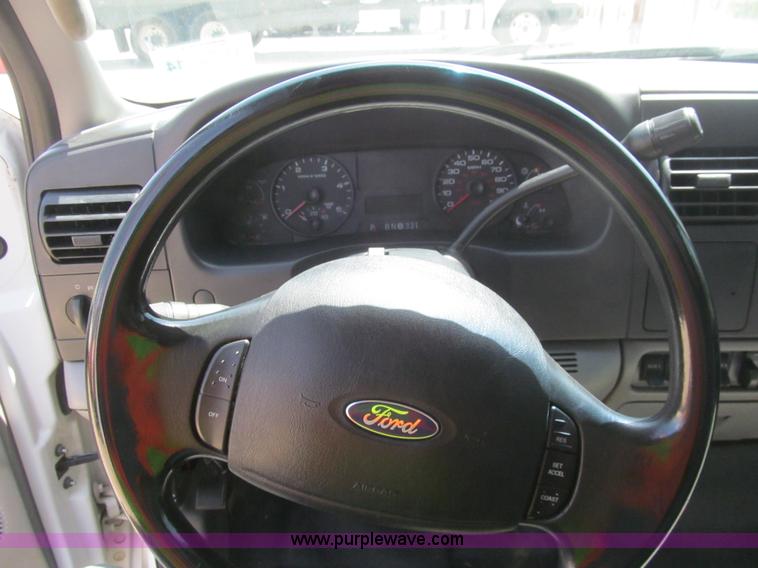 image for item H8923 2006 Ford F350 Super Duty XL service truck