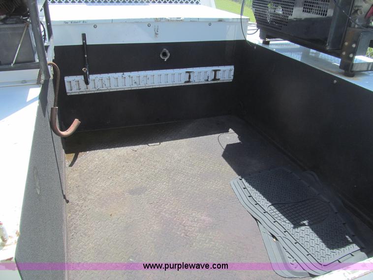 image for item H8923 2006 Ford F350 Super Duty XL service truck