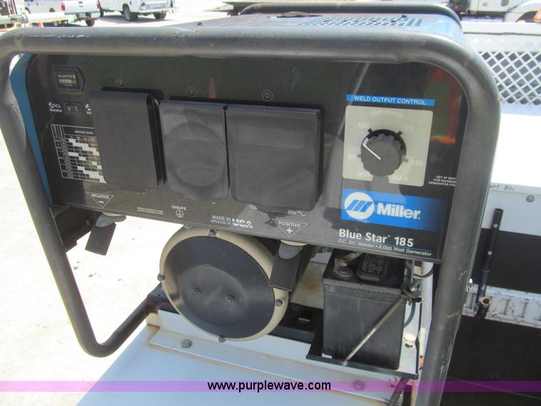 image for item H8923 2006 Ford F350 Super Duty XL service truck