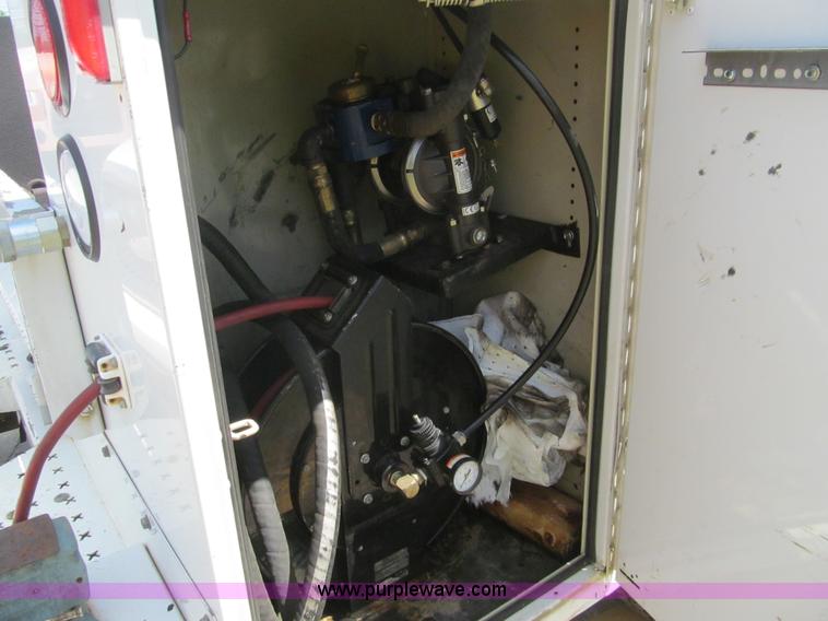 image for item H8923 2006 Ford F350 Super Duty XL service truck