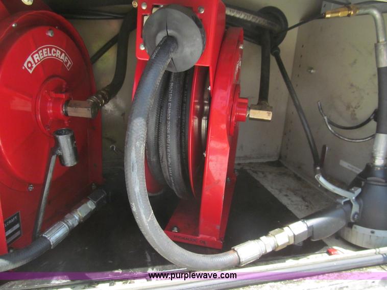 image for item H8923 2006 Ford F350 Super Duty XL service truck