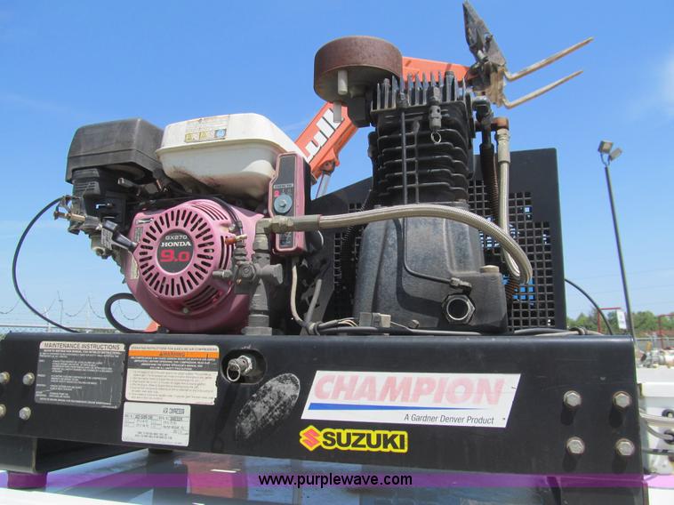 image for item H8923 2006 Ford F350 Super Duty XL service truck