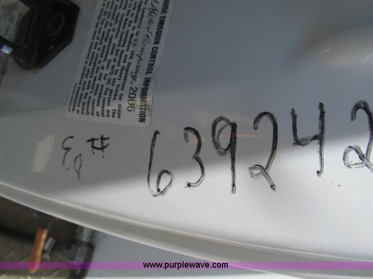 image for item H8923 2006 Ford F350 Super Duty XL service truck