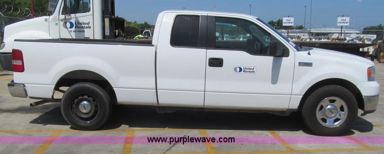image for item H8925 2006 Ford F150 XLT SuperCab pickup truck