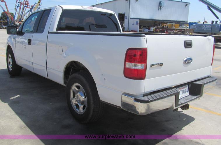 image for item H8925 2006 Ford F150 XLT SuperCab pickup truck