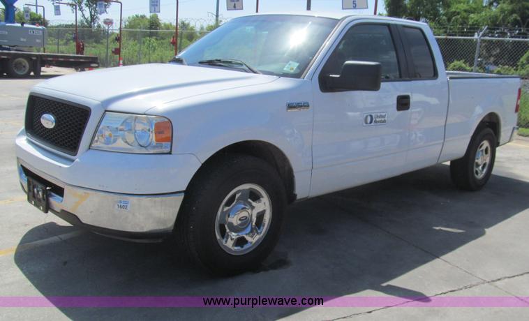 image for item H8925 2006 Ford F150 XLT SuperCab pickup truck