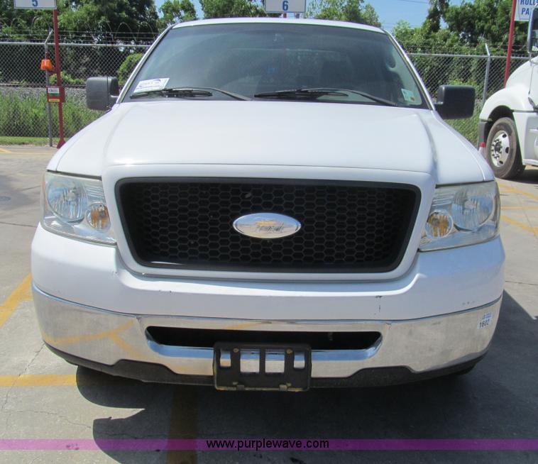 image for item H8925 2006 Ford F150 XLT SuperCab pickup truck