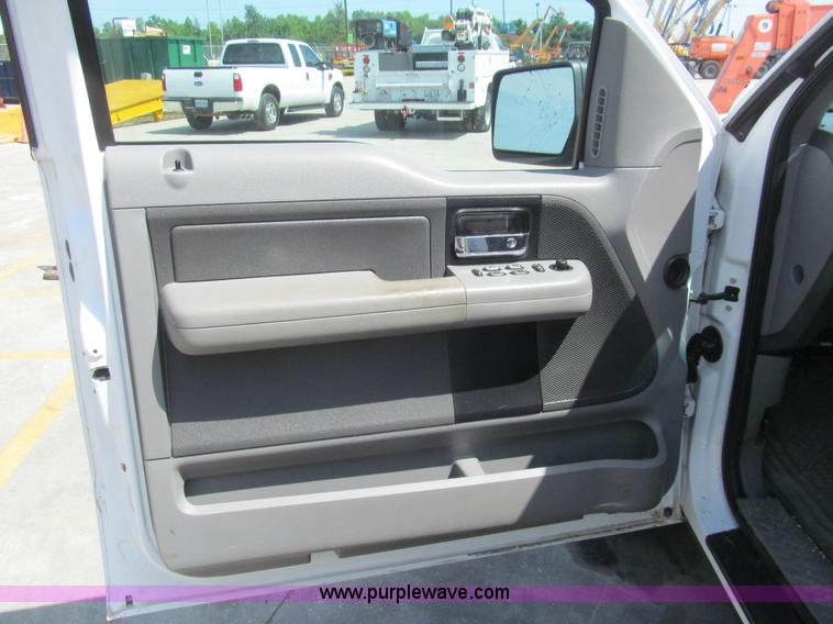 image for item H8925 2006 Ford F150 XLT SuperCab pickup truck