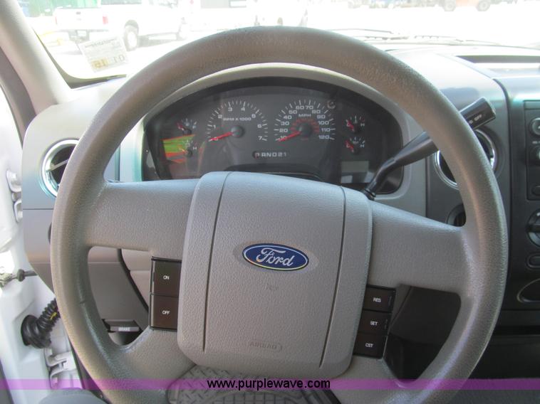 image for item H8925 2006 Ford F150 XLT SuperCab pickup truck