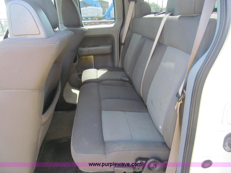 image for item H8925 2006 Ford F150 XLT SuperCab pickup truck