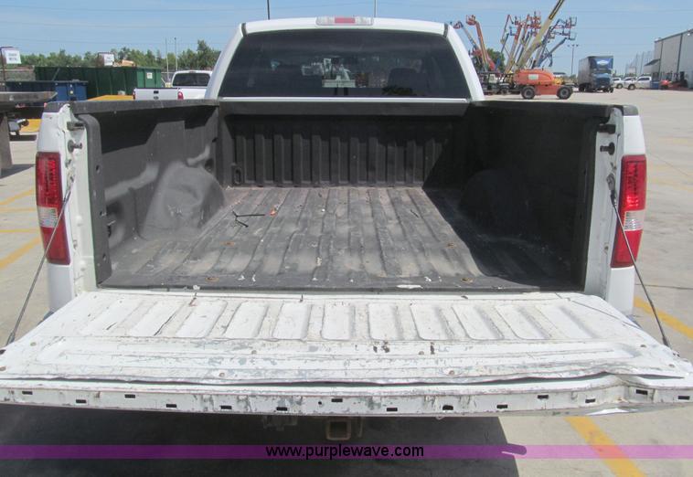 image for item H8925 2006 Ford F150 XLT SuperCab pickup truck