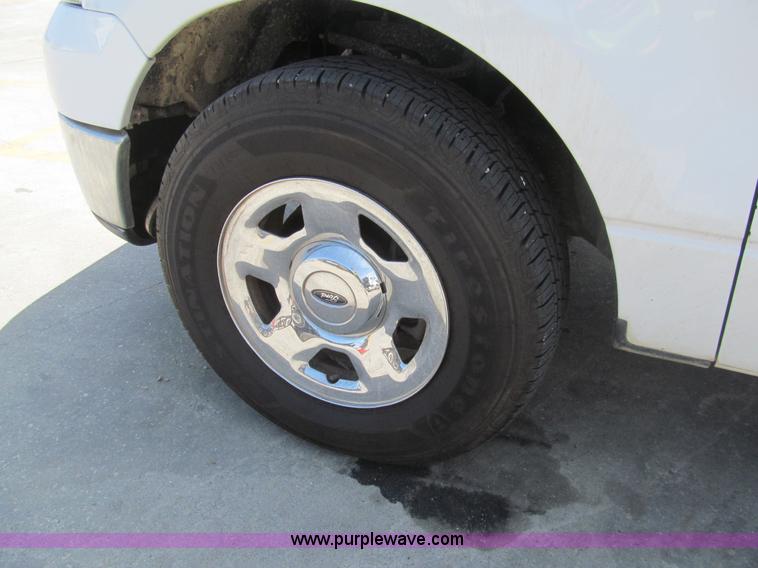 image for item H8925 2006 Ford F150 XLT SuperCab pickup truck