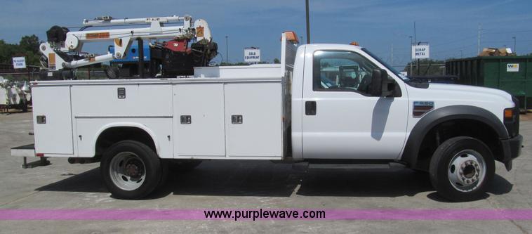 image for item H8926 2008 Ford F550 Super Duty XL service truck with crane