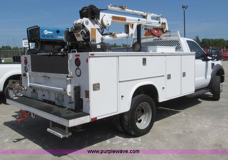 image for item H8926 2008 Ford F550 Super Duty XL service truck with crane