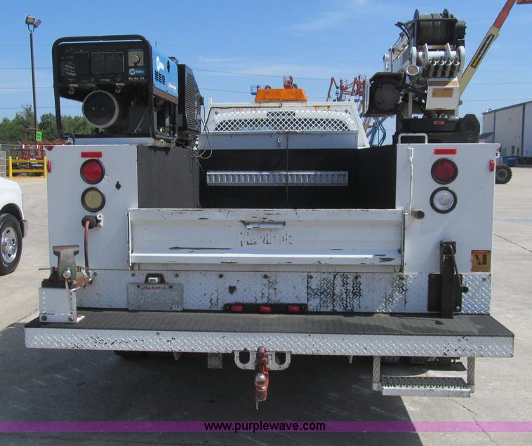 image for item H8926 2008 Ford F550 Super Duty XL service truck with crane
