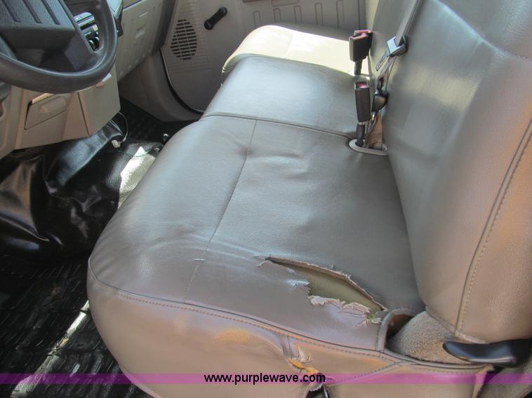 image for item H8926 2008 Ford F550 Super Duty XL service truck with crane