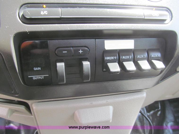 image for item H8926 2008 Ford F550 Super Duty XL service truck with crane