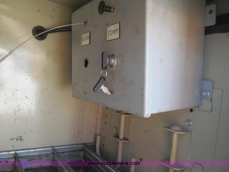 image for item H8926 2008 Ford F550 Super Duty XL service truck with crane