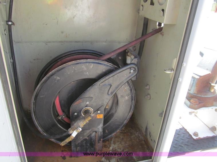 image for item H8926 2008 Ford F550 Super Duty XL service truck with crane