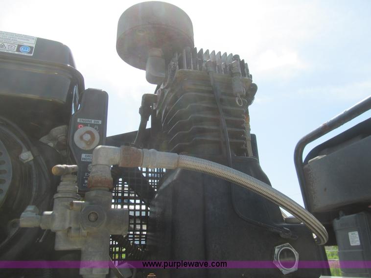 image for item H8926 2008 Ford F550 Super Duty XL service truck with crane