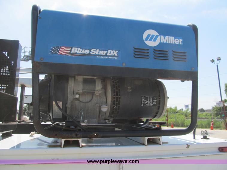 image for item H8926 2008 Ford F550 Super Duty XL service truck with crane