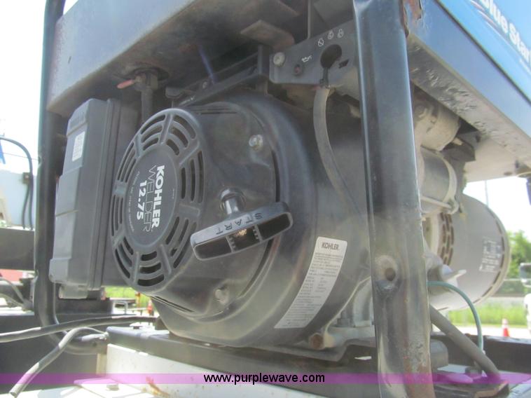 image for item H8926 2008 Ford F550 Super Duty XL service truck with crane