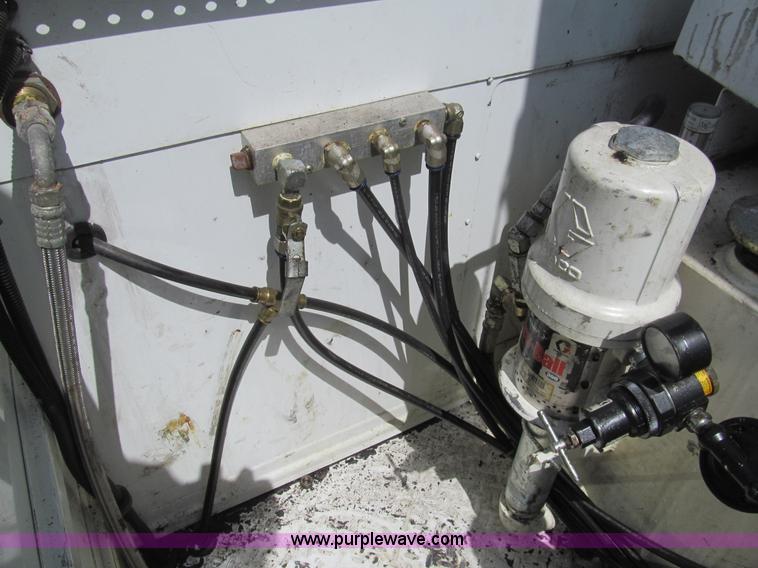 image for item H8926 2008 Ford F550 Super Duty XL service truck with crane