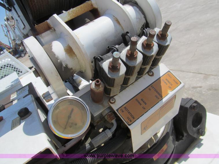 image for item H8926 2008 Ford F550 Super Duty XL service truck with crane