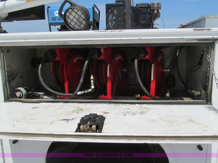 image for item H8926 2008 Ford F550 Super Duty XL service truck with crane