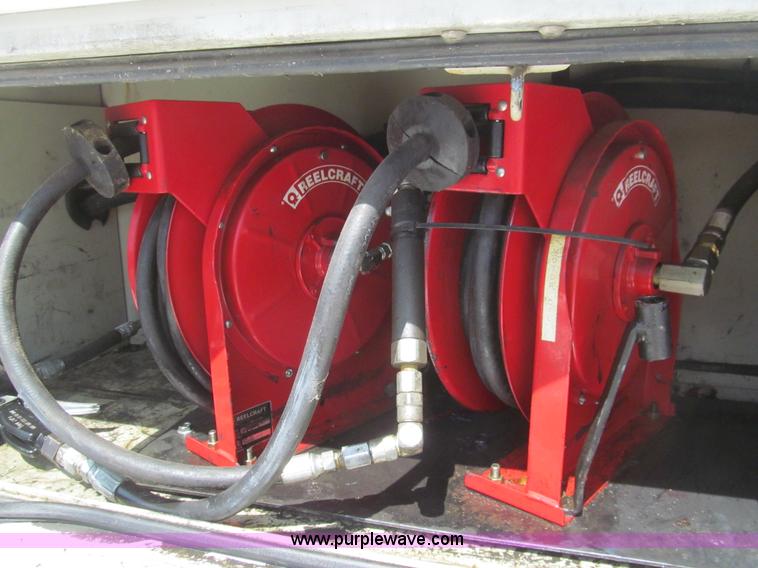 image for item H8926 2008 Ford F550 Super Duty XL service truck with crane