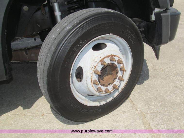 image for item H8926 2008 Ford F550 Super Duty XL service truck with crane