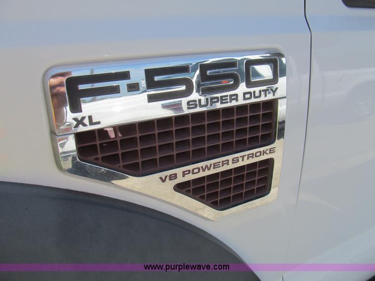 image for item H8926 2008 Ford F550 Super Duty XL service truck with crane