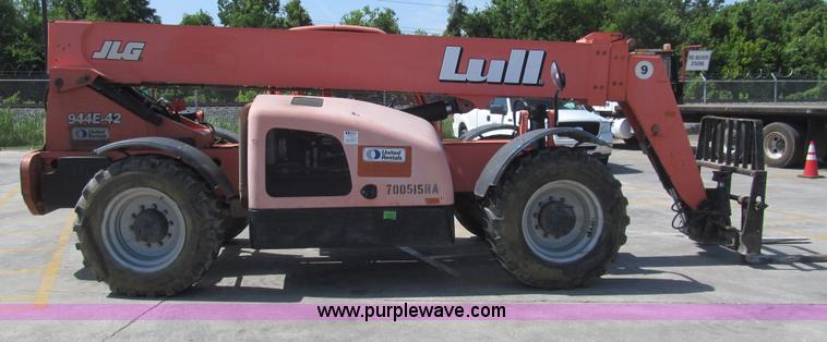 image for item H8927 2007 Lull 944E-42 telehandler