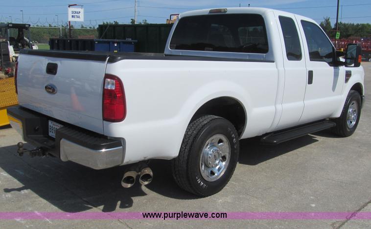 image for item H8928 2008 Ford F250 Super Duty XLT SuperCab pickup truck