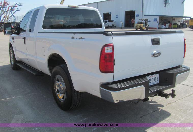 image for item H8928 2008 Ford F250 Super Duty XLT SuperCab pickup truck