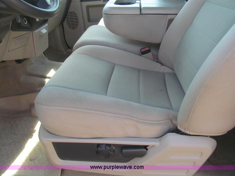 image for item H8928 2008 Ford F250 Super Duty XLT SuperCab pickup truck