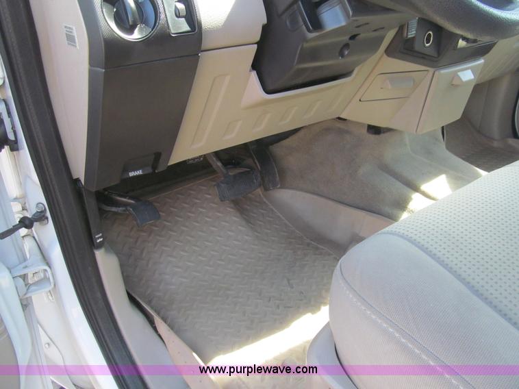 image for item H8928 2008 Ford F250 Super Duty XLT SuperCab pickup truck