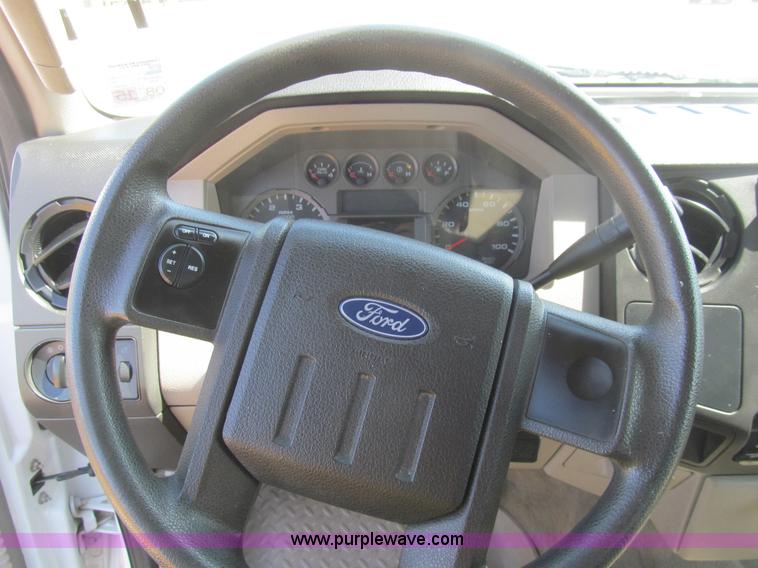 image for item H8928 2008 Ford F250 Super Duty XLT SuperCab pickup truck