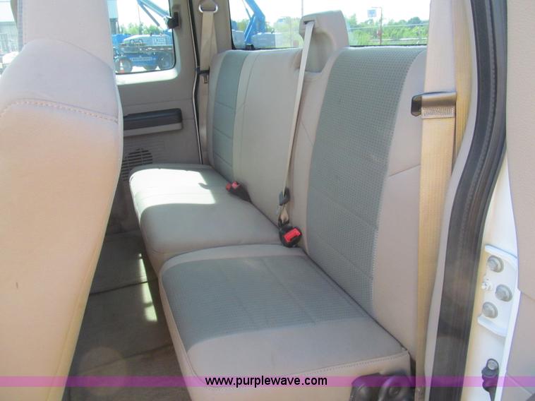 image for item H8928 2008 Ford F250 Super Duty XLT SuperCab pickup truck