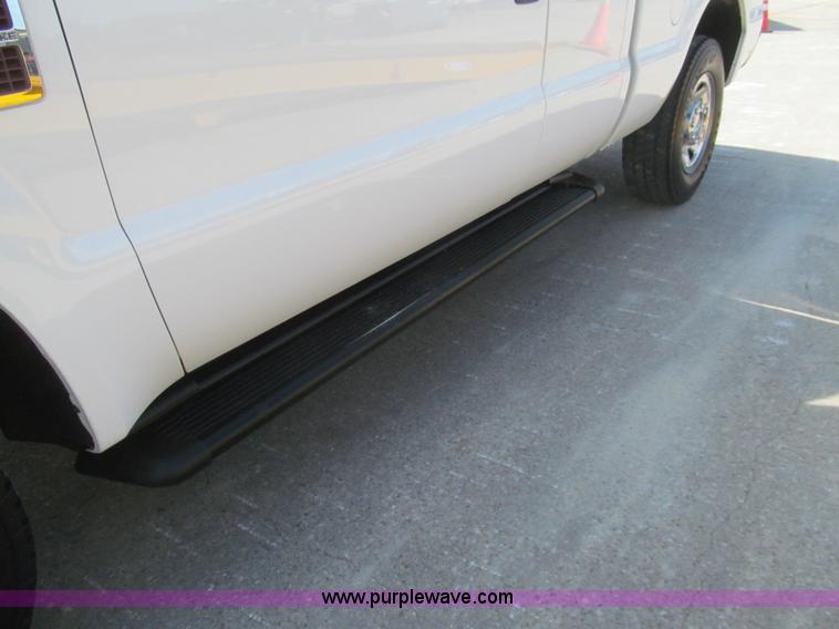 image for item H8928 2008 Ford F250 Super Duty XLT SuperCab pickup truck