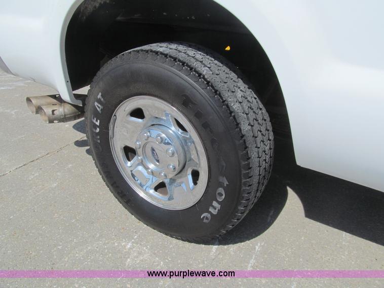 image for item H8928 2008 Ford F250 Super Duty XLT SuperCab pickup truck