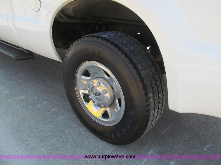 image for item H8928 2008 Ford F250 Super Duty XLT SuperCab pickup truck